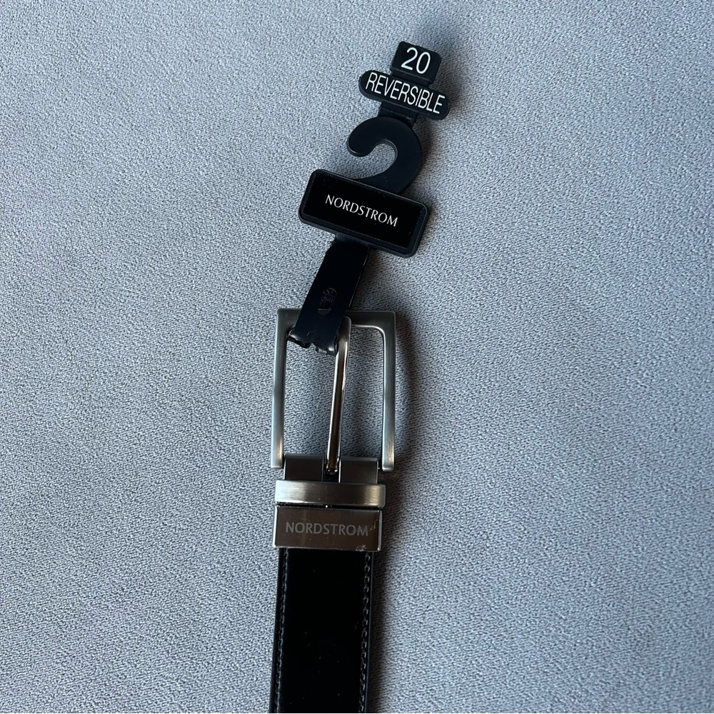 Nordstrom ~ Faux Leather Reversible Belt ~ Youth Size 20